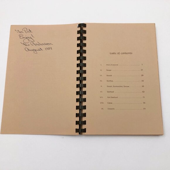 The Emmeline and Hessie Cookbook St Simons Island Georgia Seafood 1st Ed Signed - Picture 5 of 8